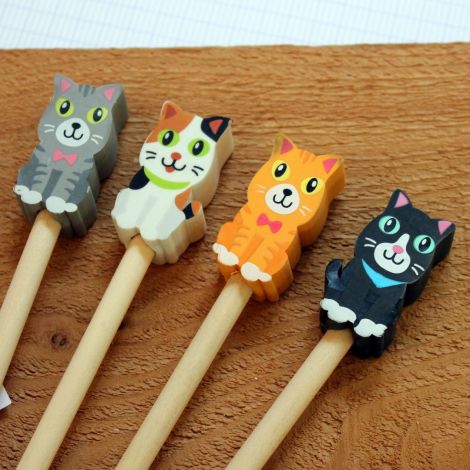 Le crayon-gomme chat